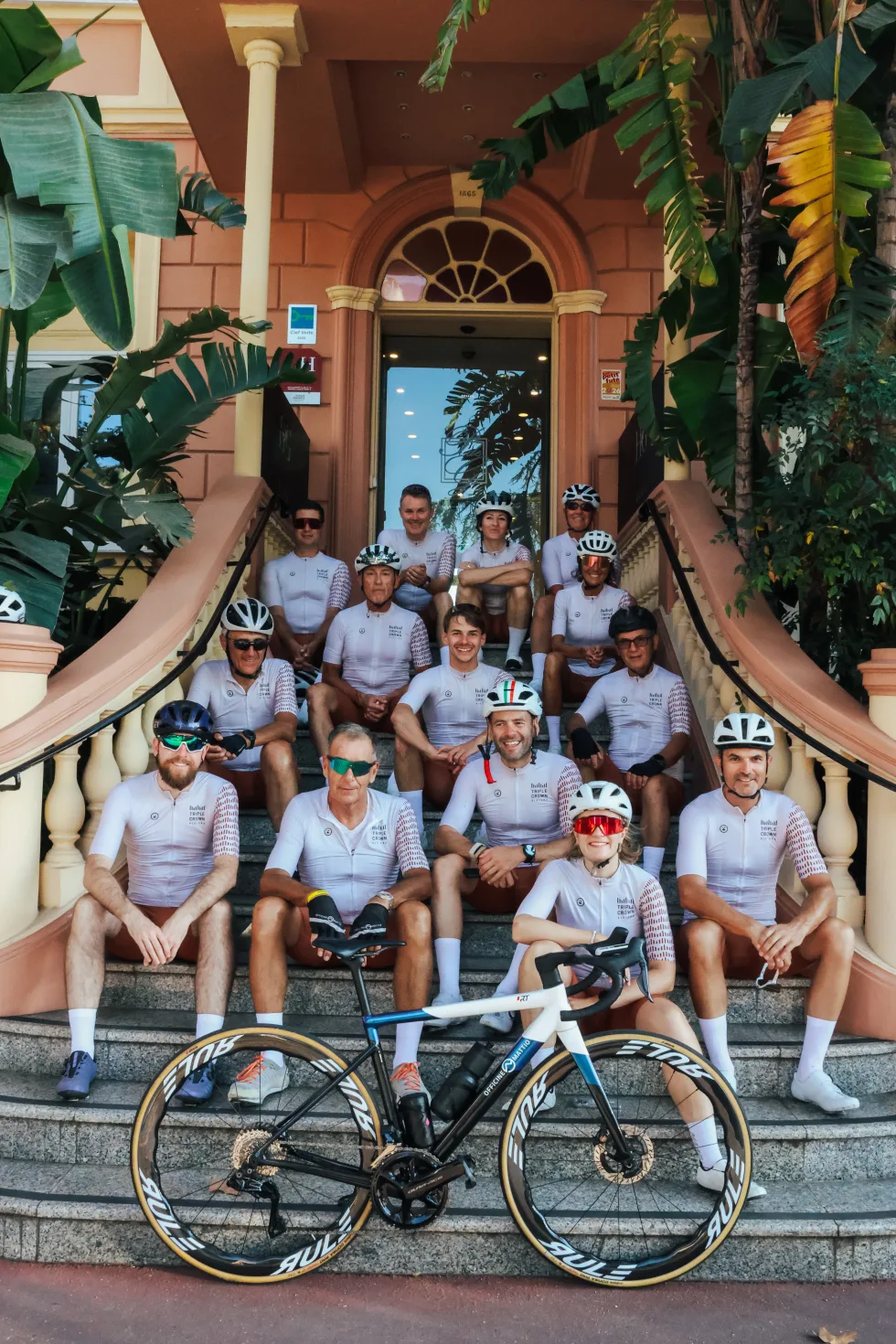 Foto di gruppo sulla scalinata