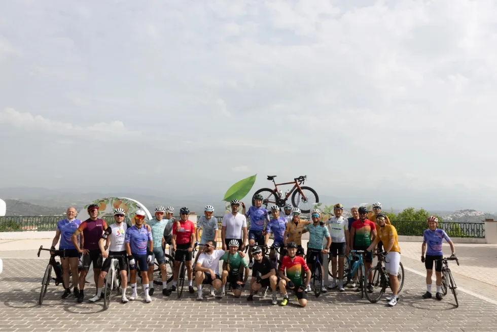 In gruppo con OM Cycling Tours