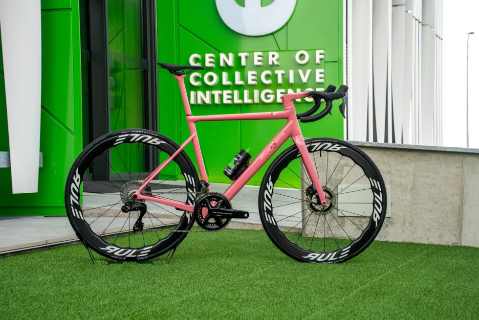La bici rosa Officine Mattio del Giro Women 2026